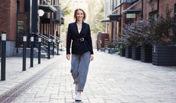 С чем носить джинсы-бананы | slouchy - новый тренд 2020
