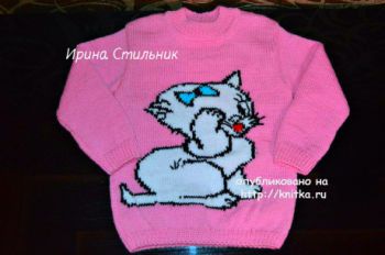Свитер спицами с кошечкой от Ирины Стильник