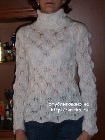 Женский ажурный свитер спицами. Работа Марины Ефименко